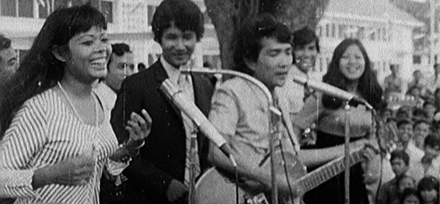 Yol Aularong (center) in performance.