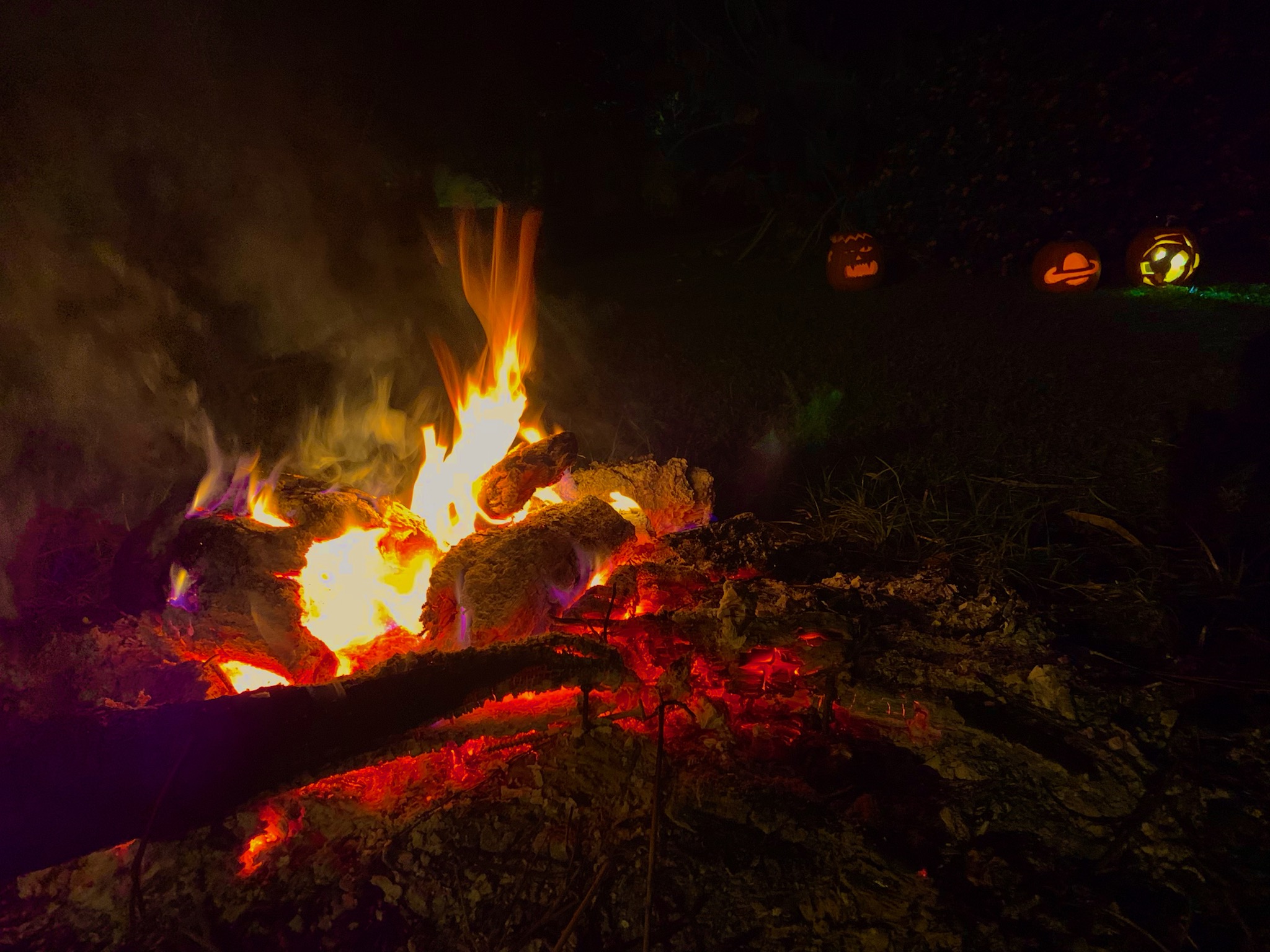 photo of a bonfire