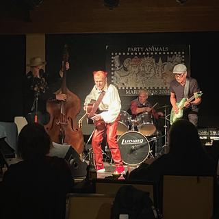 Caught Don Wayne's act at Dodie's, a club I had no idea existed.