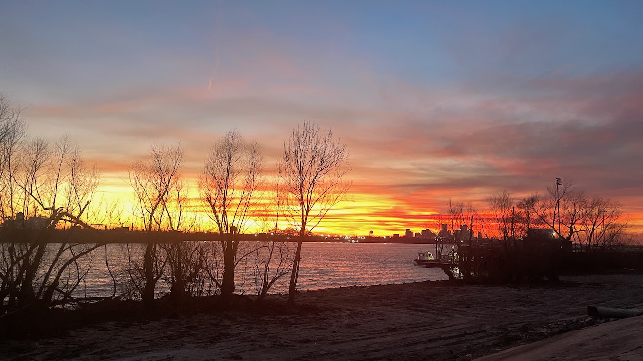 an incredible sunset on lhe levee